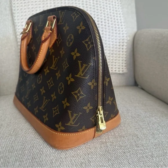 Louis Vuitton Alma PM - Picture 6 of 16
